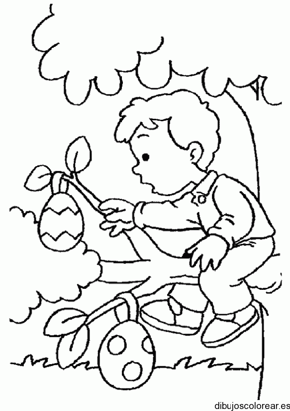 Dibujo de un niño en un árbol para colorear